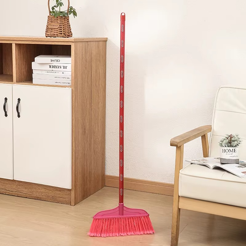 Balai de Jardin en Plastique à 4 Rangées de Poils